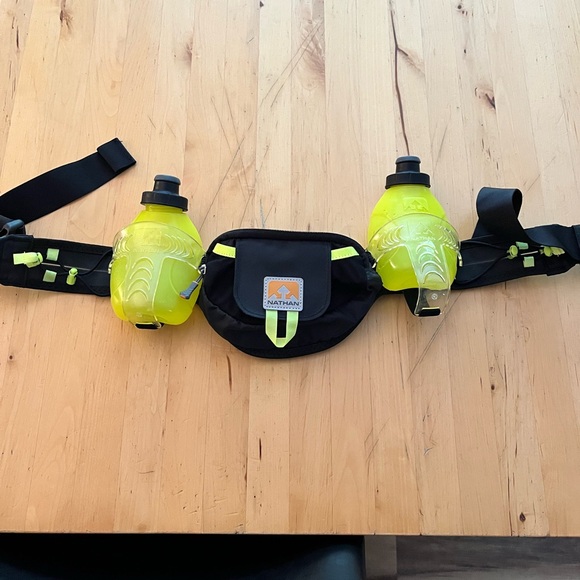 Nathan Black and Yellow Hydration Belt - Picture 1 of 2
